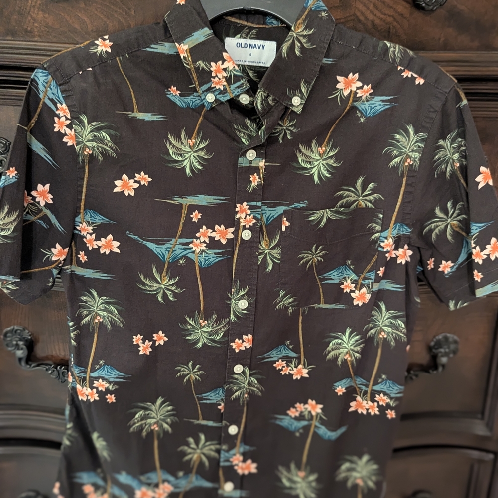Old Navy Men's Black Tropical Print Shirt